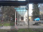 zastřešení chodníku školy ul.Jahodová Praha